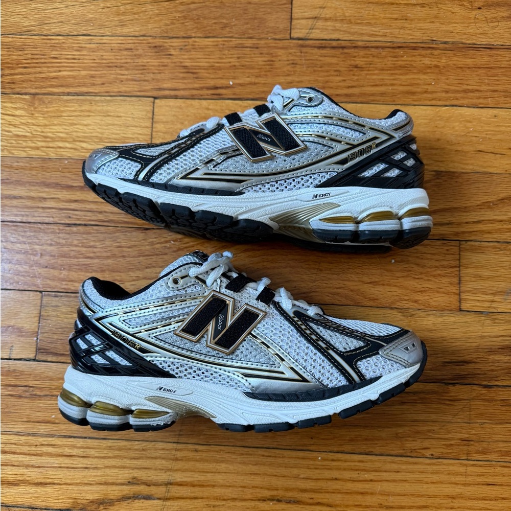 New Balance 1906R